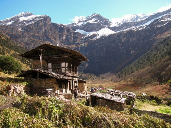 Bergdorf Soi Yaksa am Weg des Chomolhari Yaksa Trek Bhutan