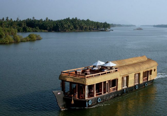 Lotus Hausboot Kerala