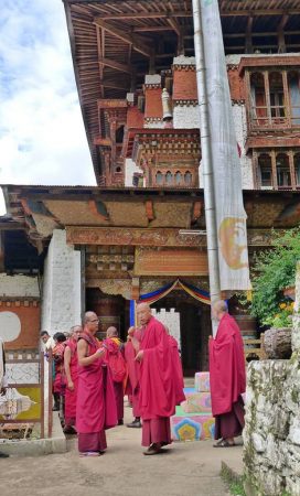 Begegnung mit den Mönchen in Bhutan